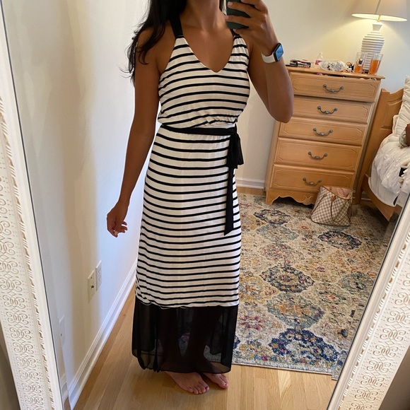 Express Maxi Dress! - Picture 2 of 5
